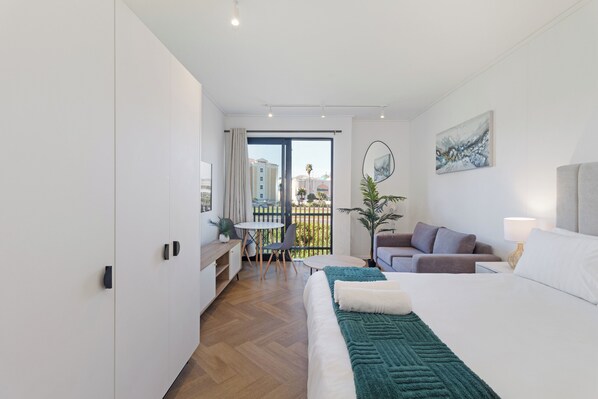 1 bedroom, in-room safe, iron/ironing board, WiFi