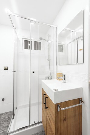 Studio, Balcony | Bathroom
