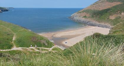 Pant Y Dwr Bach, Cardigan
