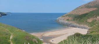 Pant Y Dwr Bach, Cardigan