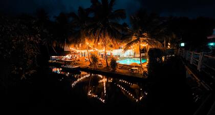 Lake View Resort by Tropicube