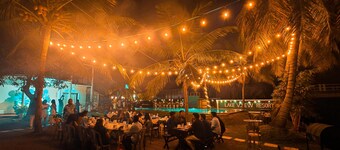 Lake View Resort by Tropicube