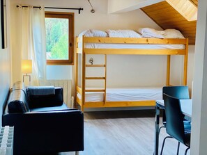 1 camera, ferro/asse da stiro, culla da viaggio, Wi-Fi