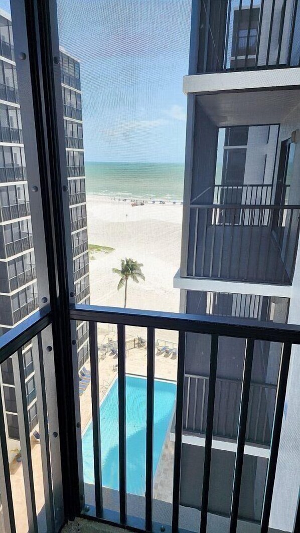 Property grounds - Quiet, peaceful, and relaxing all describe Island Winds condo 1022 located Fort Myers Beach. (Fort Myers Beach)