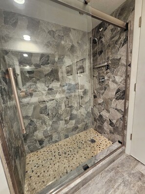 Hair dryer, towels, toilet paper - Sound of the Sea (St Thomas)