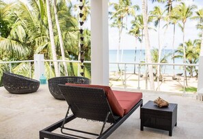 Terrace/patio - Oceanfront Penthouse: Playa Coson (Samana)