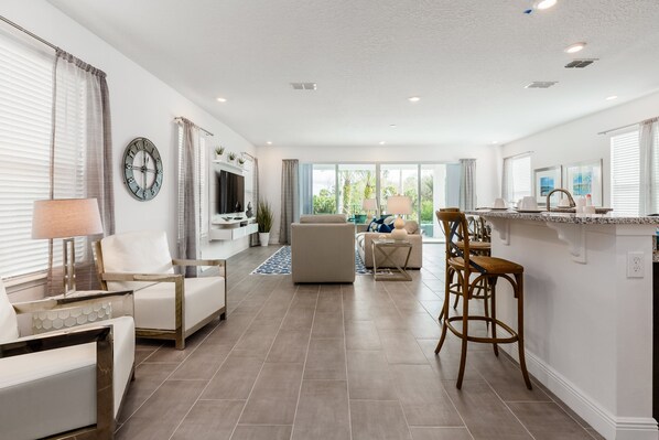 Smart TV - Last Minute Disney! Private Pool, Hot Tub, Game Room & Themed Bedrooms. Book Now! #30532 (Orlando)