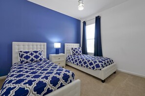 5 chambres, fer et planche à repasser, Wi-Fi, draps fournis