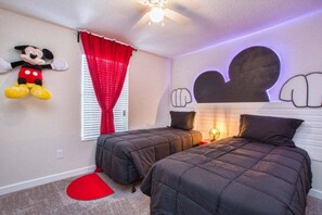 6 bedrooms, iron/ironing board, WiFi, bed sheets