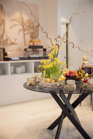 Free daily continental breakfast - Dama Luxury Suites Pompei (Pompei)