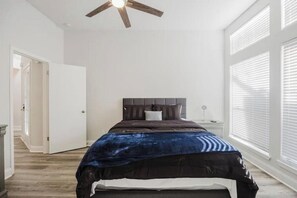 2 bedrooms, iron/ironing board, Internet, bed sheets