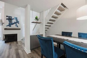 Dining - Cozy Condo 8 mins to DFW Airport (Irving)