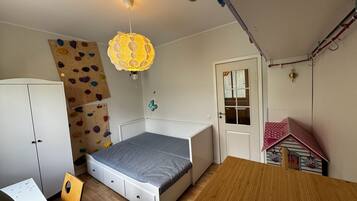 2 Schlafzimmer, Schreibtisch, Bügeleisen/Bügelbrett, kostenloses WLAN