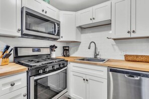 Private kitchen - Vineyard LakesideOasis in Brooklyn (Brooklyn)