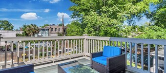 Mildred’s Veranda Retreat, At Dueling Sisters Inn, Cozy and comfortable