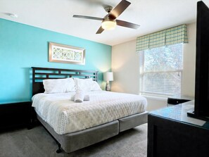 8 عدّة غرف نوم ومكواة/لوح كي وواي فاي وملاءات أسرّة