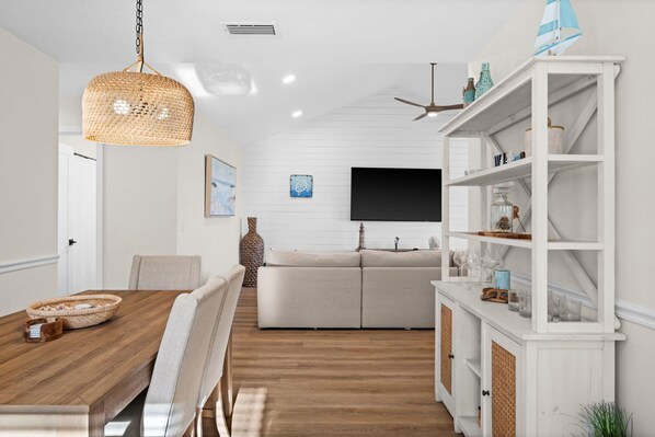 Interior - NEW! Coastal Retreat - Near Beach & Mercato Naples (Naples)