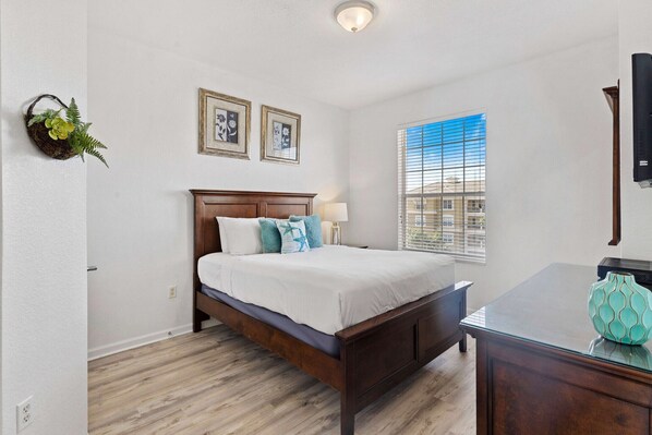 3 bedrooms, iron/ironing board, WiFi, bed sheets