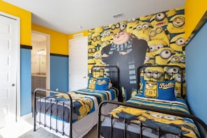 8 bedrooms, iron/ironing board, WiFi, bed sheets