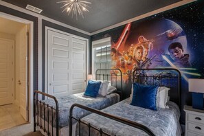 8 bedrooms, iron/ironing board, WiFi, bed sheets - Last Minute Disney! Private Pool, Hot Tub & Themed Bedrooms. Book Now! #105343 (Orlando)