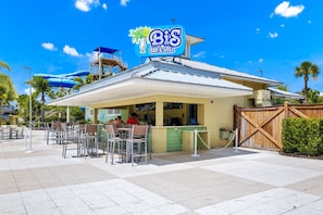 Outdoor dining - Last Minute Disney! Private Pool, Hot Tub & Themed Bedrooms. Book Now! #105343 (Orlando)