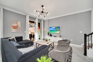 Smart TV - Last Minute Disney Getaway! Townhouse with Private Pool. Book Now! #56931 (Orlando)