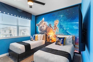 5 bedrooms, iron/ironing board, WiFi, bed sheets