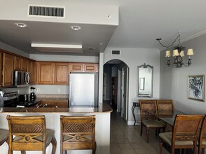 電子レンジ、オーブン、コンロ、食器洗い機