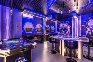 Game room - Last Minute Disney! Private Pool, Hot Tub, Game Room & Themed Bedrooms. Book Now! #93759 (Orlando)