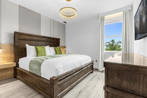 8 bedrooms, iron/ironing board, WiFi, bed sheets