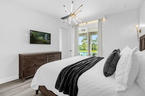 8 bedrooms, iron/ironing board, WiFi, bed sheets
