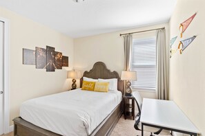 6 bedrooms, iron/ironing board, WiFi, bed sheets