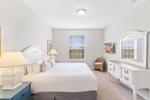 3 chambres, fer et planche à repasser, Wi-Fi, draps fournis