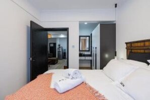 1 habitación, tabla de planchar con plancha, wifi y ropa de cama 