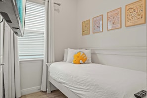 House, Multiple Beds, Patio, Garden View (The Flamingo Nest) | 3 bedrooms, individually decorated, individually furnished, bed sheets