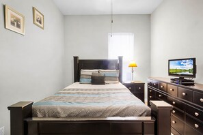 4 bedrooms, iron/ironing board, WiFi, bed sheets