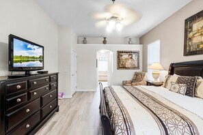 4 bedrooms, iron/ironing board, WiFi, bed sheets