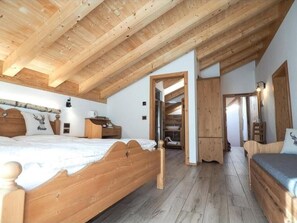 Comfort Quadruple Room, Garden View | Soundproofing, free WiFi