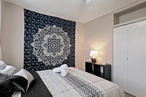 Iron/ironing board, free WiFi, bed sheets