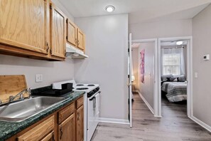 Fridge, microwave, oven, stovetop - Stunning 2BR in City Center (Philadelphia)