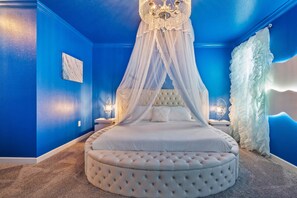 6 habitaciones, tabla de planchar con plancha, wifi y ropa de cama 