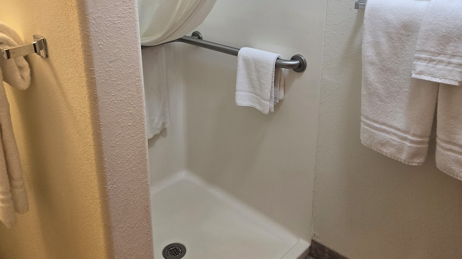 Hanks Reno Junction Lodge