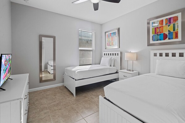 5 bedrooms, iron/ironing board, WiFi, bed sheets