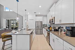 Fridge, microwave, oven, stovetop - Last Minute Disney! Private Pool, Hot Tub, Game Room & Themed Bedrooms. Book Now! #119371 (Orlando)