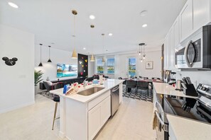 Fridge, microwave, oven, stovetop - Last Minute Disney Getaway! Private Pool & Themed Bedrooms. Book Now! #120033 (Orlando)