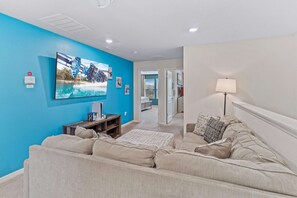 5 bedrooms, iron/ironing board, WiFi, bed sheets