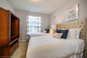 2 habitaciones, tabla de planchar con plancha, wifi y ropa de cama