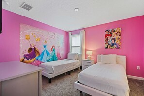 9 bedrooms, iron/ironing board, WiFi, bed sheets