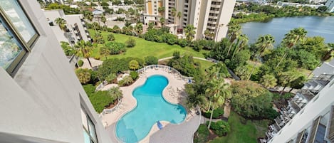 Een verwarmd zwembad