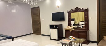 Enjoyable house with AC in charming Islamabad